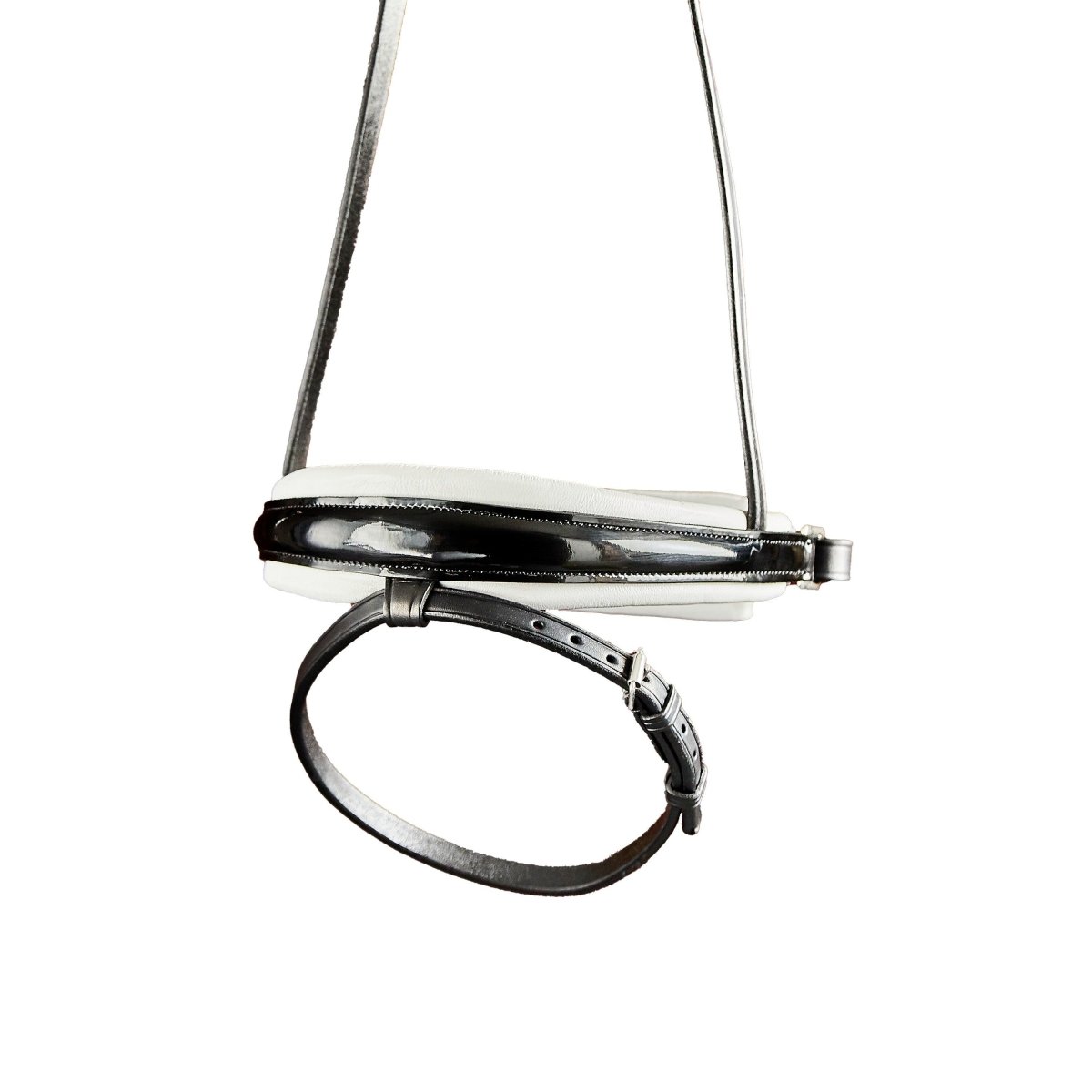 Finesse Bridles Cayenne Trense  Flad M  Bredt Næsebånd   Sort Hvid Lak Sølv