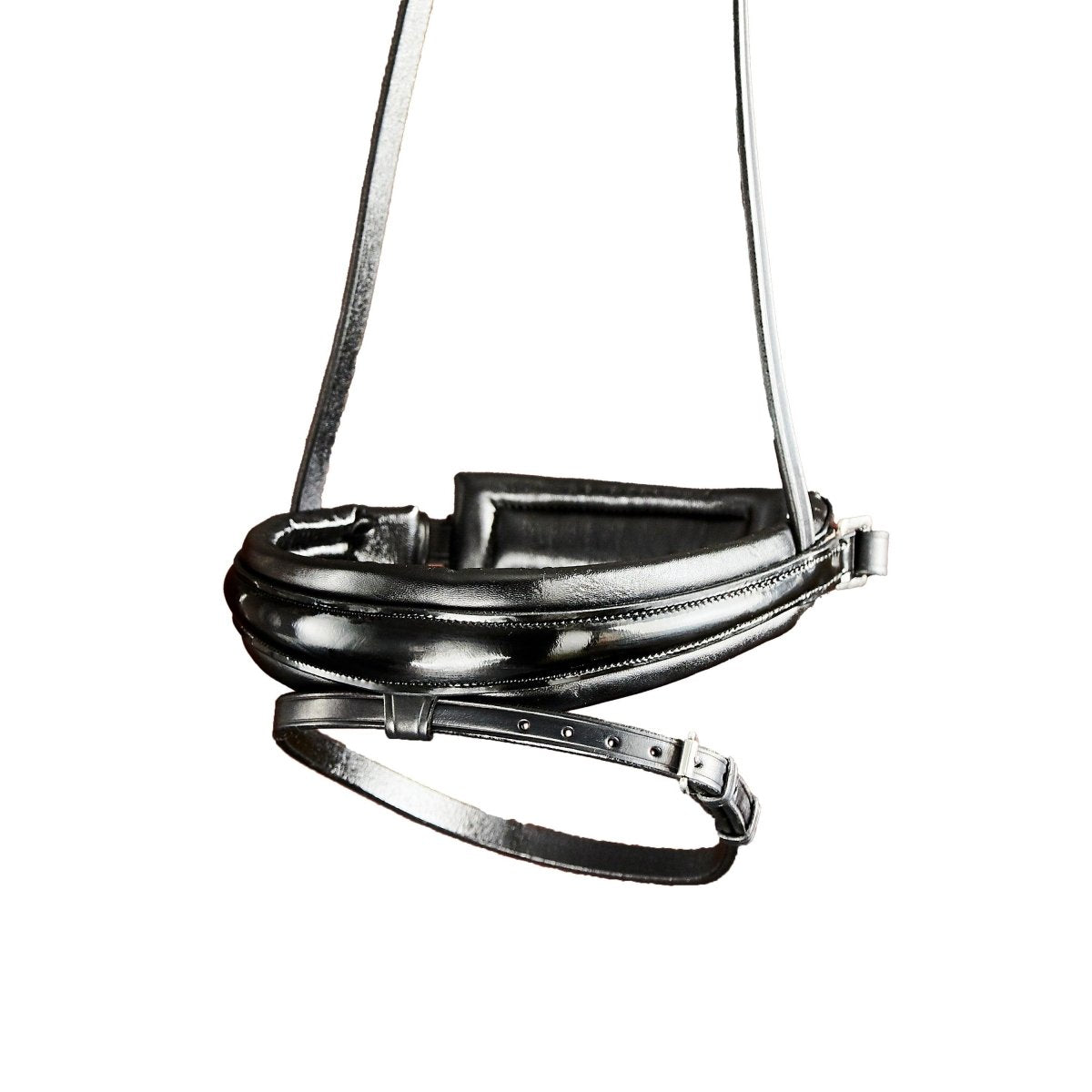 Finesse Bridles Cayenne Trense  Flad M  Bredt Næsebånd   Sort Sort Lak Sølv
